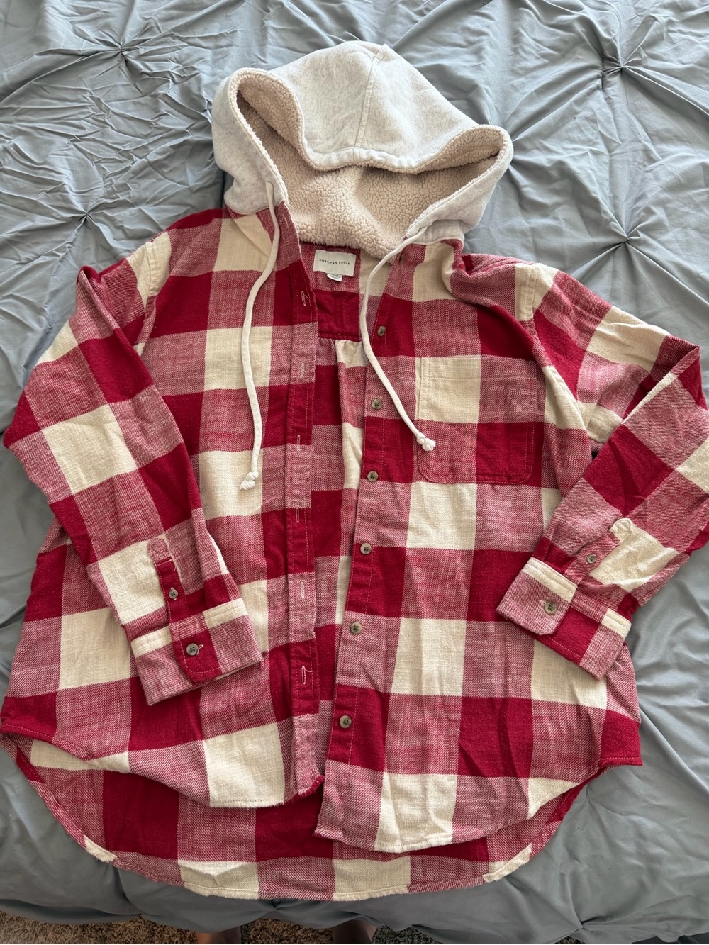 American Eagle red and cream plaid long sleeve button down shirt Sherpa hood M
